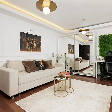 Little Paris Boutique Apartament *