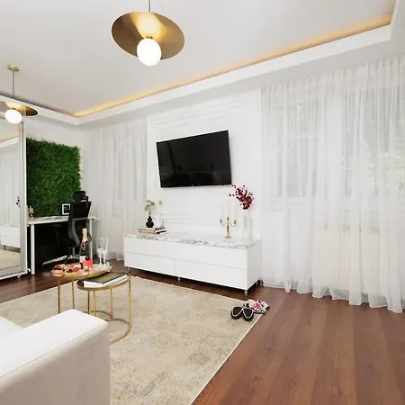 Little Paris Boutique *